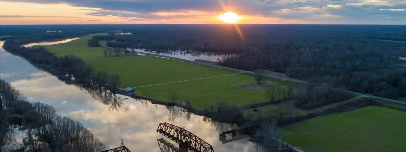 Mississipi bridge on the river.