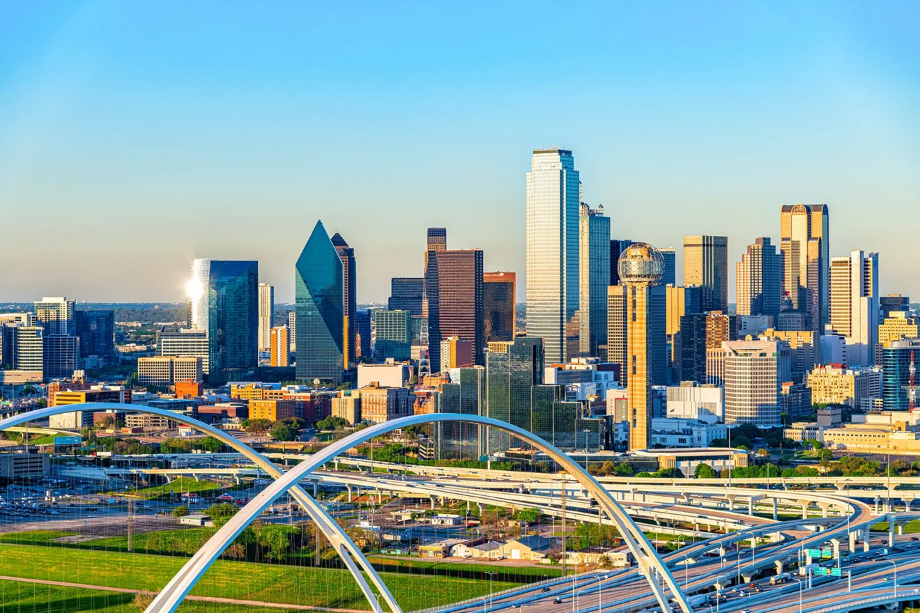 Evening arial skyline view of Dallas, Texas.